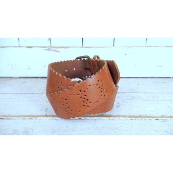 Vintage wide brown leather laser cut out scalloped belt/ - Picture 3 of 5